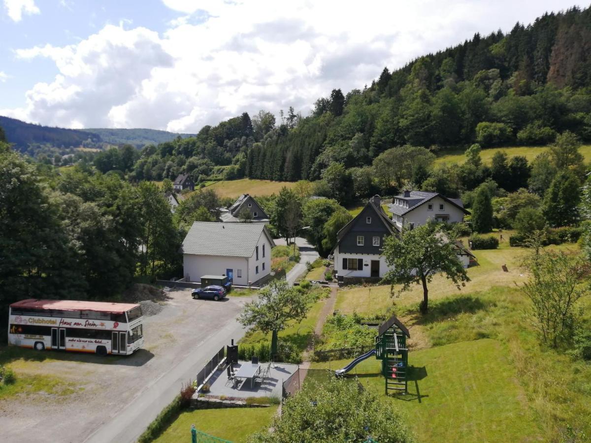 Apartment Am Felsen Zueschen Winterberg Bagian luar foto